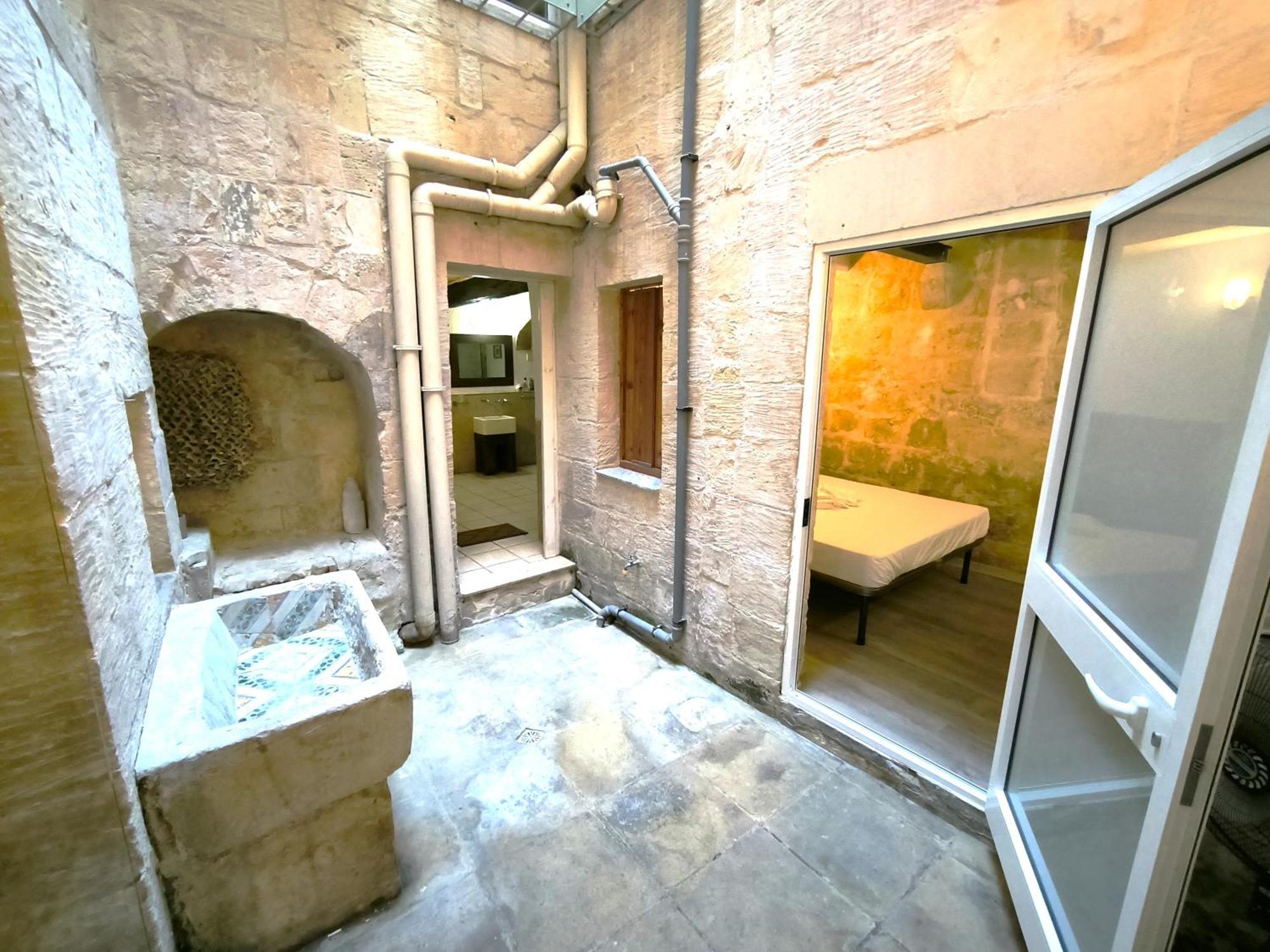 Stunning Valletta 3 Bedroom Town House Экстерьер фото