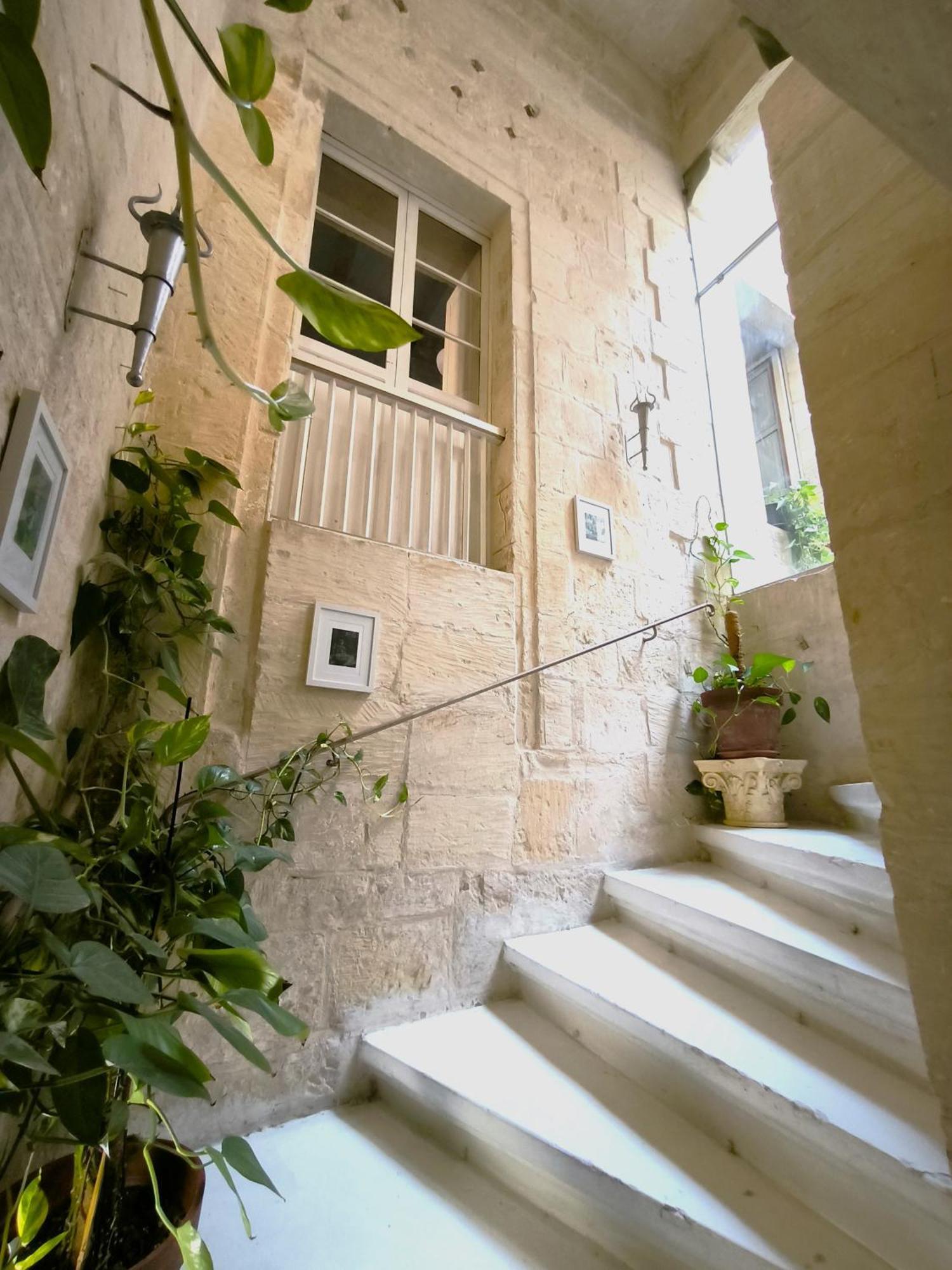 Stunning Valletta 3 Bedroom Town House Экстерьер фото