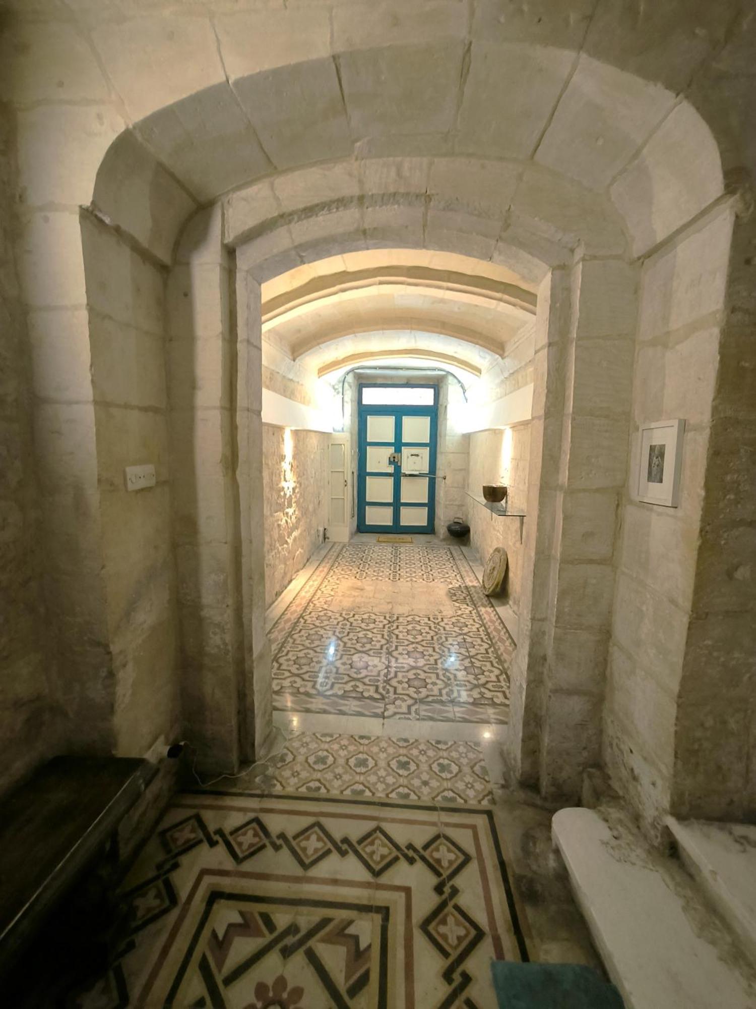 Stunning Valletta 3 Bedroom Town House Экстерьер фото
