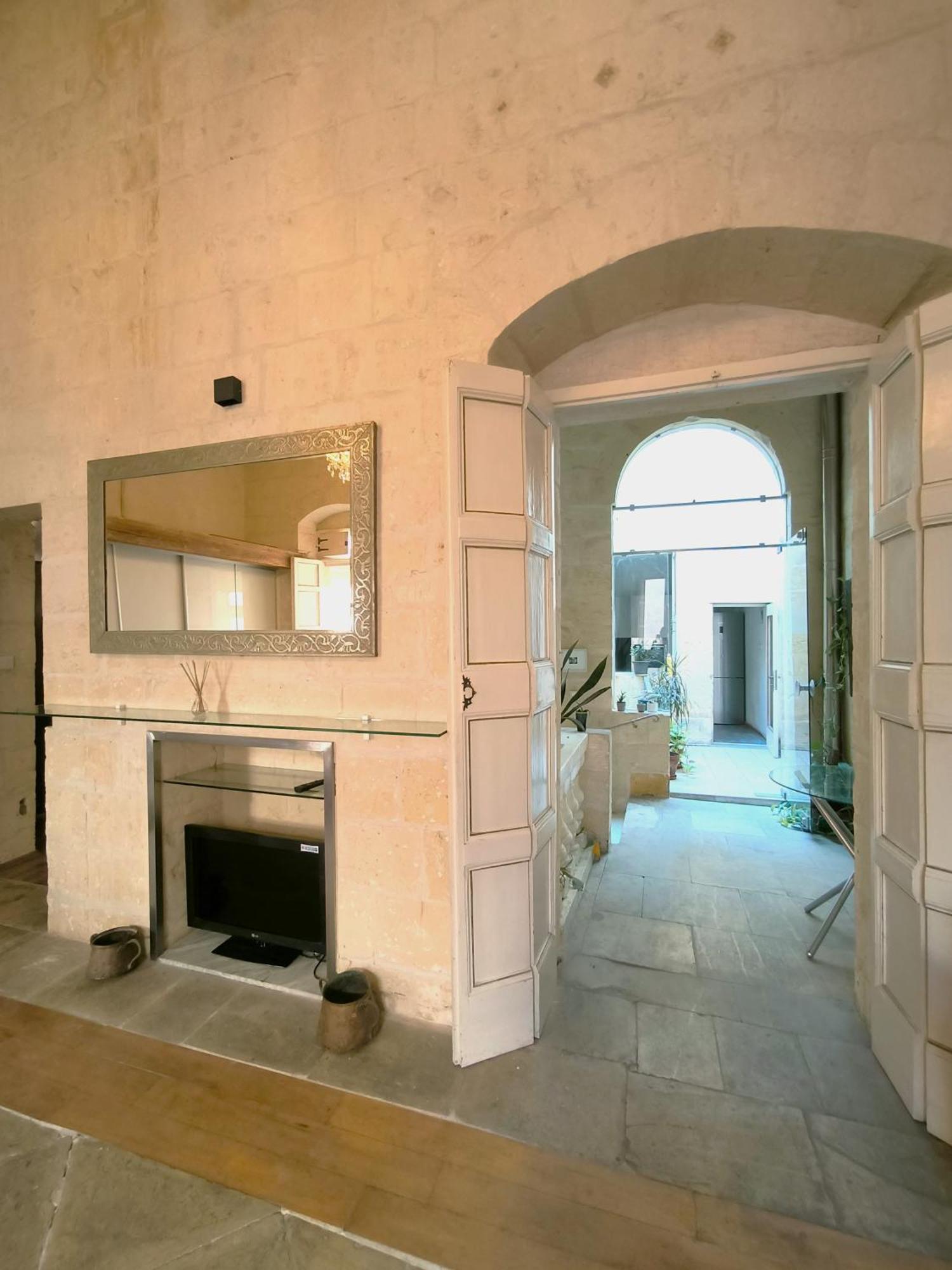Stunning Valletta 3 Bedroom Town House Экстерьер фото